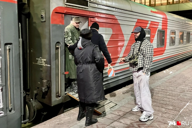 Встречающих ранним утром было немного | Источник: Наталья Лапцевич