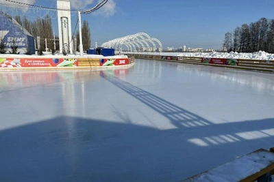 Skating rink in Voronezh's Admiralteyskaya Square fully opens