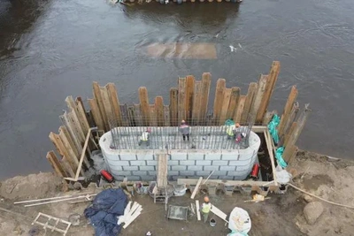 Новый мост через Завитую строят для современных нагрузок