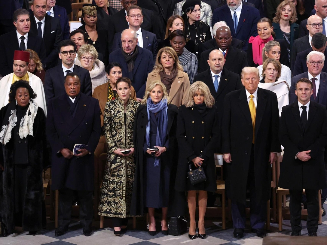 Политический олимп в Париже на церемонии, посвященной повторному открытию собора Парижской Богоматери, 7 декабря 2024 | marieclaire.ru