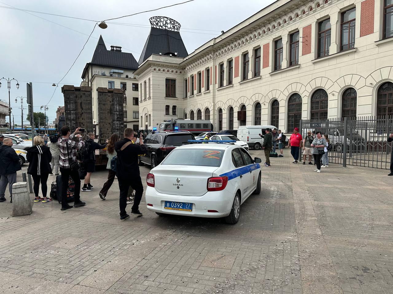 Предпринимателя затолкали в багажник машины с мигалками в центре Москвы: а что это было на самом деле?