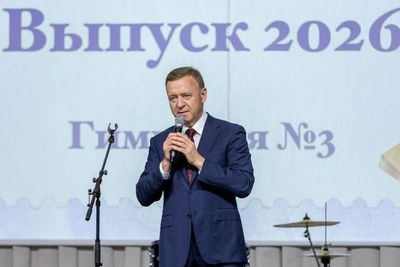 Последний звонок прозвучал для 1477 выпускников Южно-Сахалинска