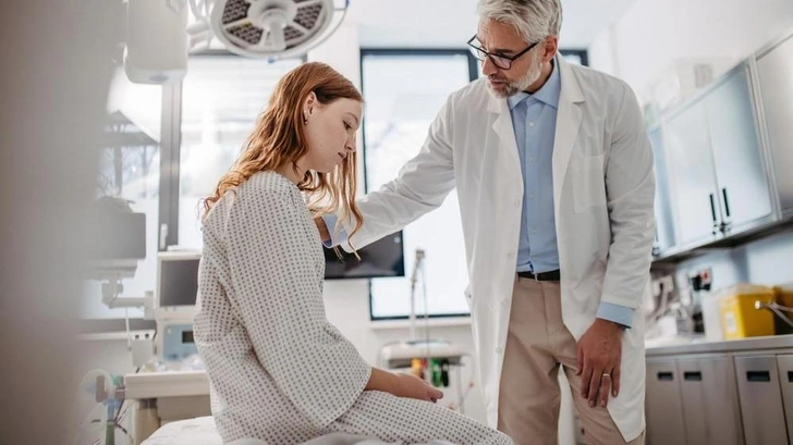 «Дни сочтены»: психолог объяснила, почему большинство россиян боятся идти к онкологу | Источник: Halfpoint/Shutterstock/Fotodom.ru