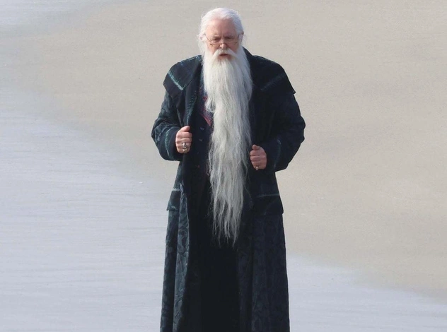 Новые кадры со съемок сериала о Гарри Поттере: Джон Литгоу в образе Дамблдора