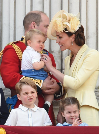Королевский разбойник: 12 самых дерзких фото принца Луи, за которые его обожает весь мир