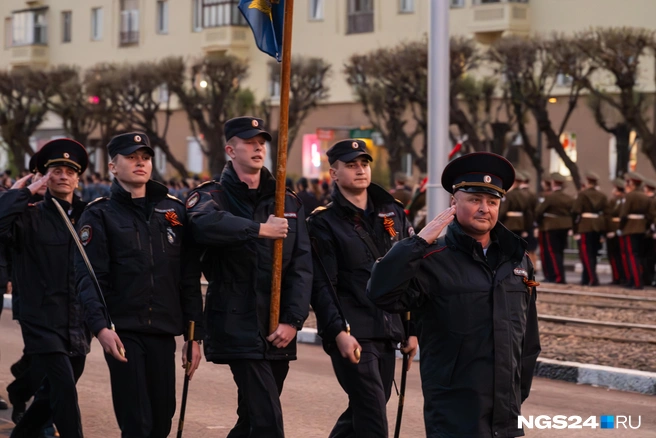 Пока шла репетиция уже стемнело | Источник: Елена Крапива / NGS24.RU
