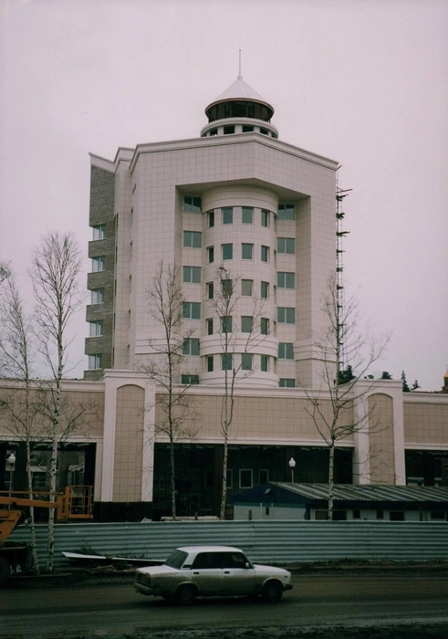 Административное здание ЮГУ во время строительства, 2002 год | Источник: КУ «Государственный архив Югры»