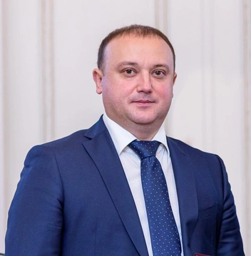 Министр экономического развития Рустам Муратов — слабая позиция | Источник: Рустам Муратов /Vk