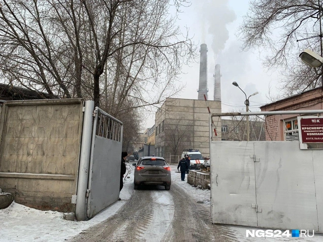 На территорию котельной не пустили | Источник: Саша Симутина