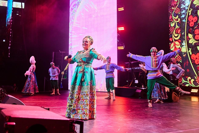 Надежда Кадышева пожелала новосибирцам много хорошего  | Источник: Александр Ощепков / NGS.RU