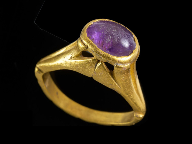 В древней винодельне обнаружено золотое кольцо