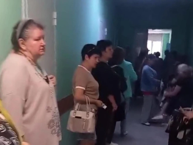 Очередь на УЗИ в больнице Камышина попала на видео | Источник: Подсмотрено. Камышин / T.me