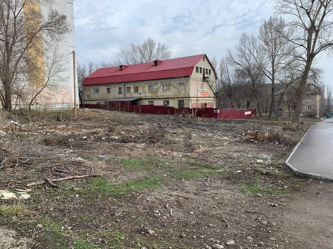 Жительница Ленинского района пожаловалась на пустующую территорию | Источник: Ирина / Telegram