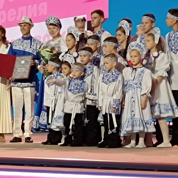 Семья Коняевых выступает на московской сцене | Источник: архив семьи Коняевых