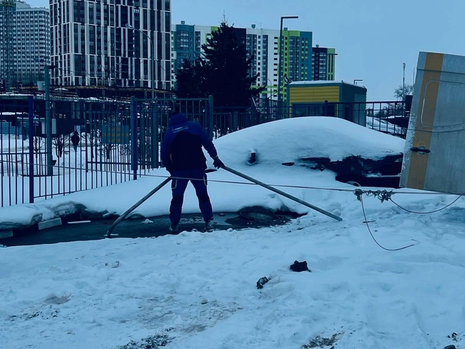 Ее сотрудники начали работы на месте | Источник: читатели НГС