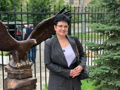 Звезда «Битвы экстрасенсов», родившая дочь в 52 года, впервые показала ее лицо