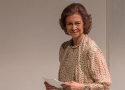 Неувядающая: экс-королева Испании София отмечает 79-летие