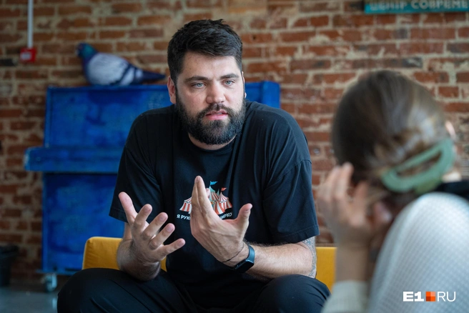 Антон Бутаков&nbsp;— известный в Екатеринбурге театральный режиссер | Источник: Владислав Лоншаков / E1.RU