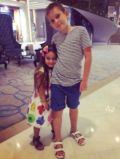 9-летний сын Михаила Даня и 5-летняя дочь Ксении Маруся давно считают друг друга братом и сестрой
