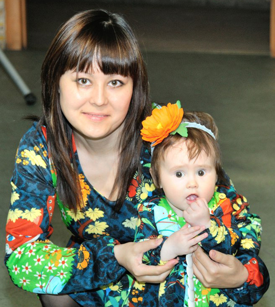 Наиля и Алина Назаровы, маленькие копии мам 