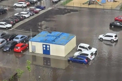 Воронежцы жалуются на затопленные улицы после ливня и града