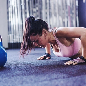 10 простых упражнений, которые помогут пережить рабочую неделю