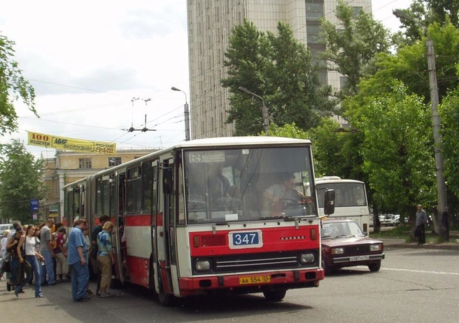 В нулевые 69-й маршрут был одним из самых важных в городе | Источник: Омск | Автобусы | [ВК] / Vk.com 