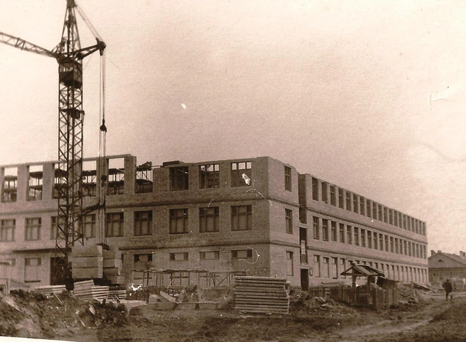 Так строилась местная школа в 1965 году  | Источник: pastvu.com