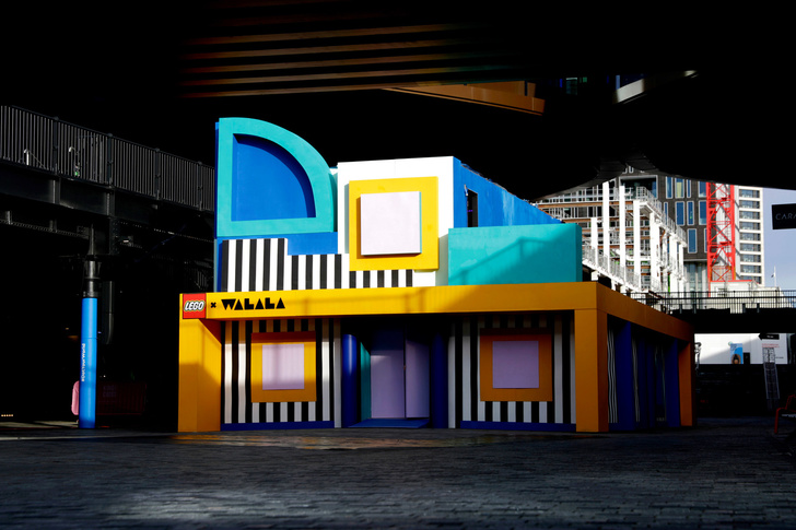 Игрушечный дом с декором из Lego по дизайну Камиллы Валалы (фото 13)