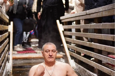 Депутат Ильтяков принял крещенские купания в Частоозерье