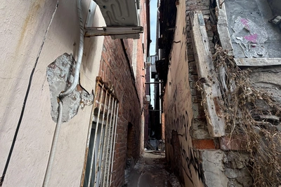 Owners of Premises on Millionka Oppose Its Redevelopment
