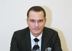 Разрыв с Громушкиной, измена королеве красоты, исчезновение отца. Семья Ильи Оболонкова