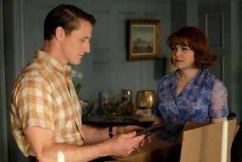 «Однажды пришел „с работы“ с блестками в паху»: 30+ самых глупых способов спалиться на измене