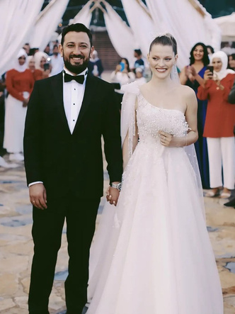 Восточный шик: в каких платьях выходят замуж турецкие невесты — они выглядят потрясающе