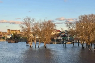 В Саратове бушует шторм с ливнем и снегом
