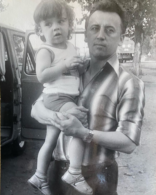 Максим Галкин показал свое детское фото с отцом-генералом ...