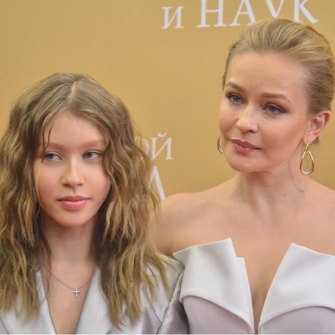 Дерзкий сын Собчак, скромная дочь Волочковой, загадочная Пересильд: какими растут дети знаменитых родителей