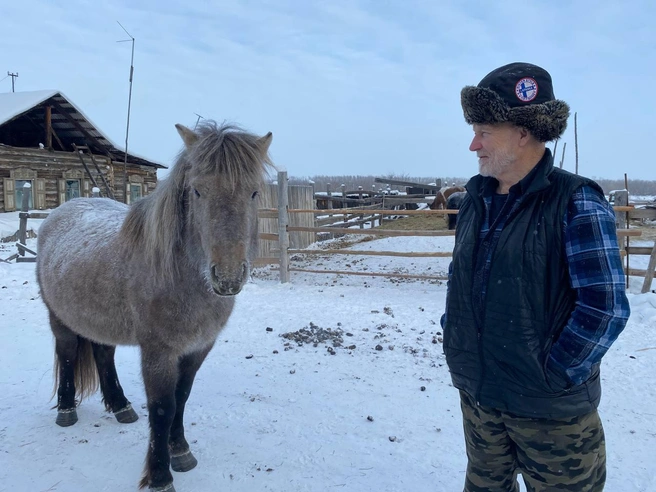 Дед Коля — один из немногих, кто всё еще держит в селе свое хозяйство | Источник: Надежда Ефимова / 14.RU