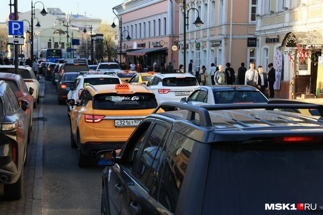 Показываем, что сейчас происходит в центре Москвы, которую сковали километровые пробки | Источник: Артем Устюжанин / MSK1.RU