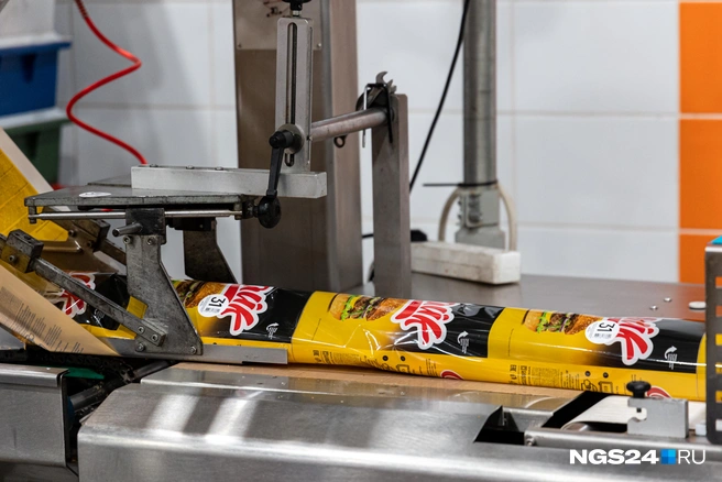 Воздух заменяют газом в упаковке | Источник: Мария Ленц / NGS24.RU