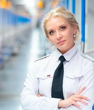Женщина-машинист из Москвы покорила Интернет и пассажиров метро своей красотой