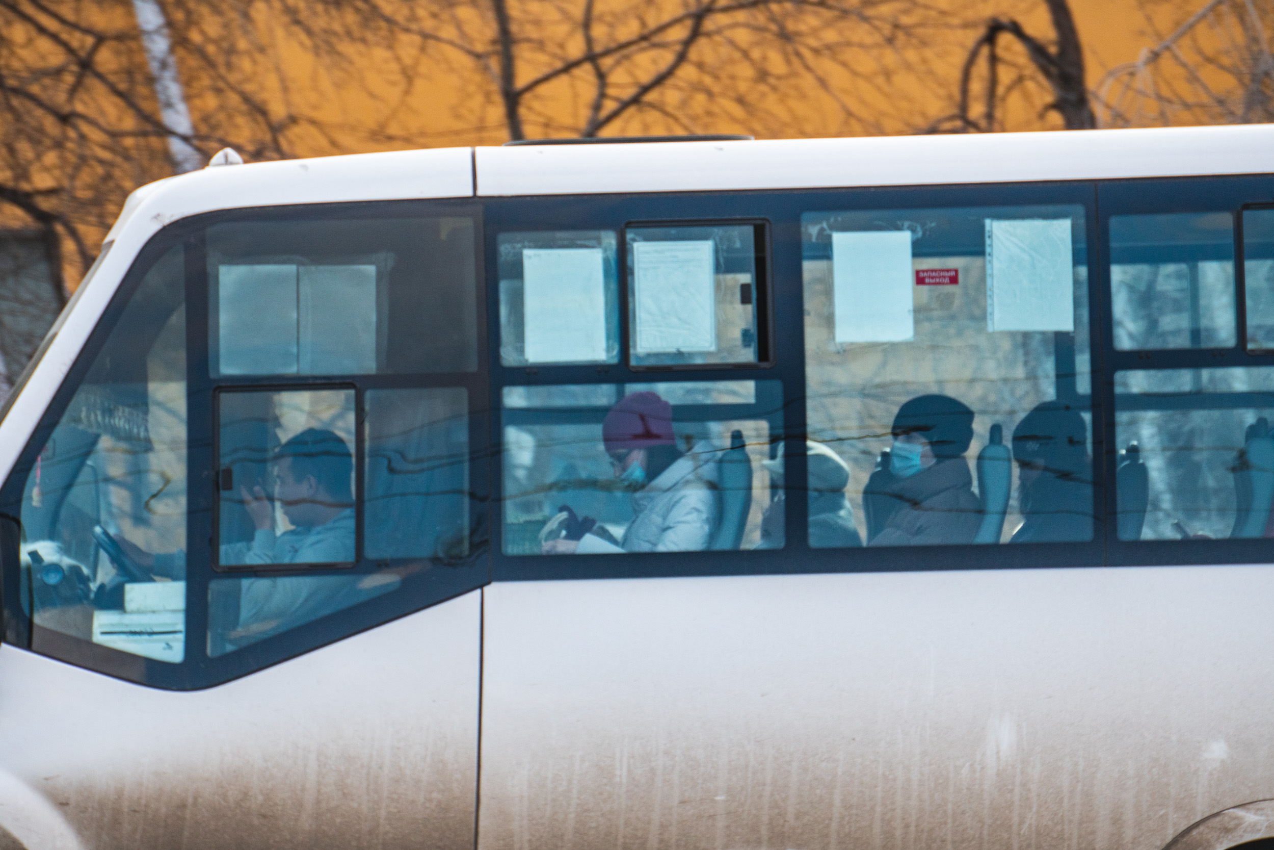 Столкнувшиеся под Читой автобусы разъехались до приезда ГИБДД 27 октября  2022 г. - 27 октября 2022 - ЧИТА.ру