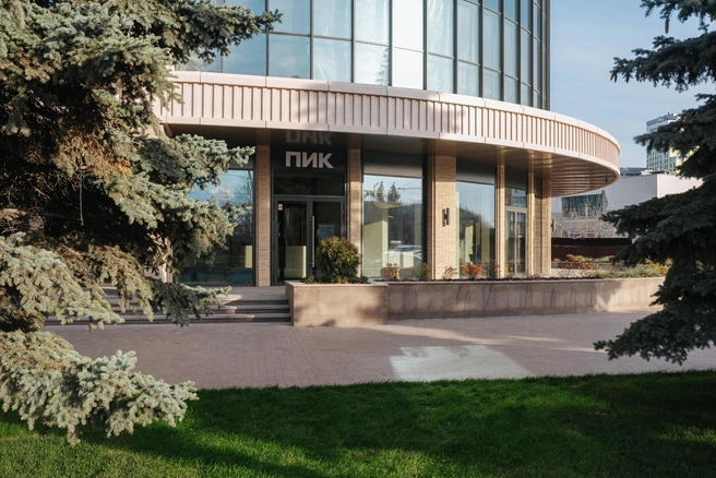 В офисе помогут подобрать недвижимость в любом из десятков жилых кварталов девелопера по всей стране | Источник: ПИК