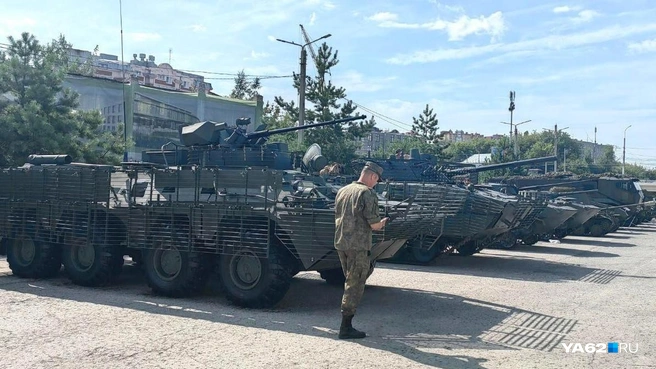 Технику приводят в порядок, устанавливают информационные таблички возле каждого образца | Источник: Кристина Мельникова