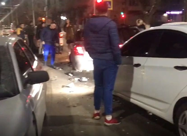 На перекрестке Новой и Циолковского произошло массовое ДТП | ya62.ru