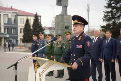 В Кызыле прошел гарнизонный развод силовиков