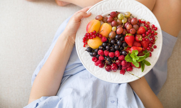 Клубника — от холестерина, жимолость — для зрения: какие дачные ягоды самые полезные