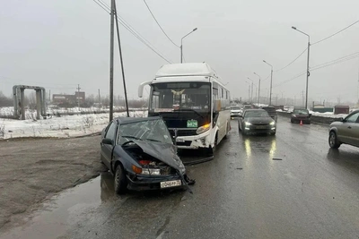 Пенсионер на Mitsubishi спровоцировал ДТП с автобусом