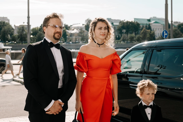 Маш Милаш с партнерами по съемочной площадке | www.starhit.ru