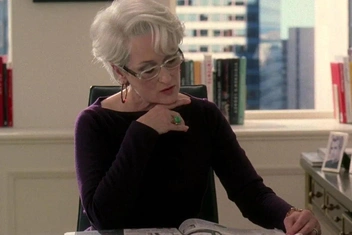 «Когда начальник входит в кабинет, все сжимается»: откуда берется страх перед руководством и как с ним справиться